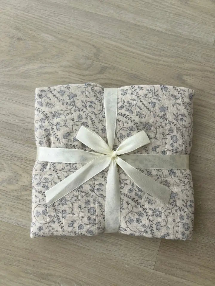 Amelia Muslin Blanket